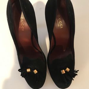 Gucci Suede Pumps